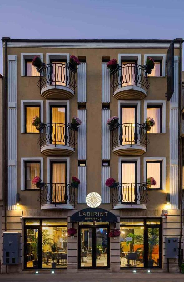 Labirint Boutique Hotel Bucarest Exterior foto